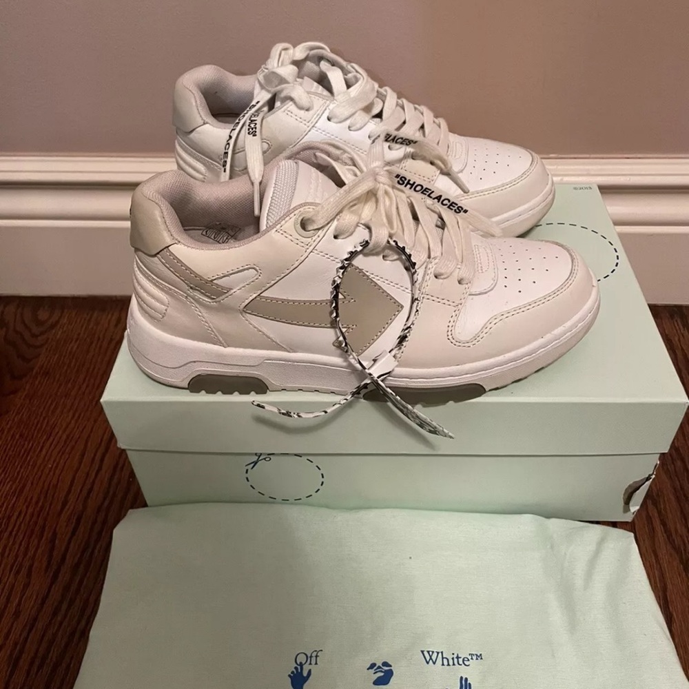 Off White Out Of Office White/Cream Vintage Classic 38 W + Box LIMITED EDITION
